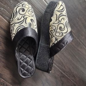 Brand new ZSA ZSA black slipper house shoe